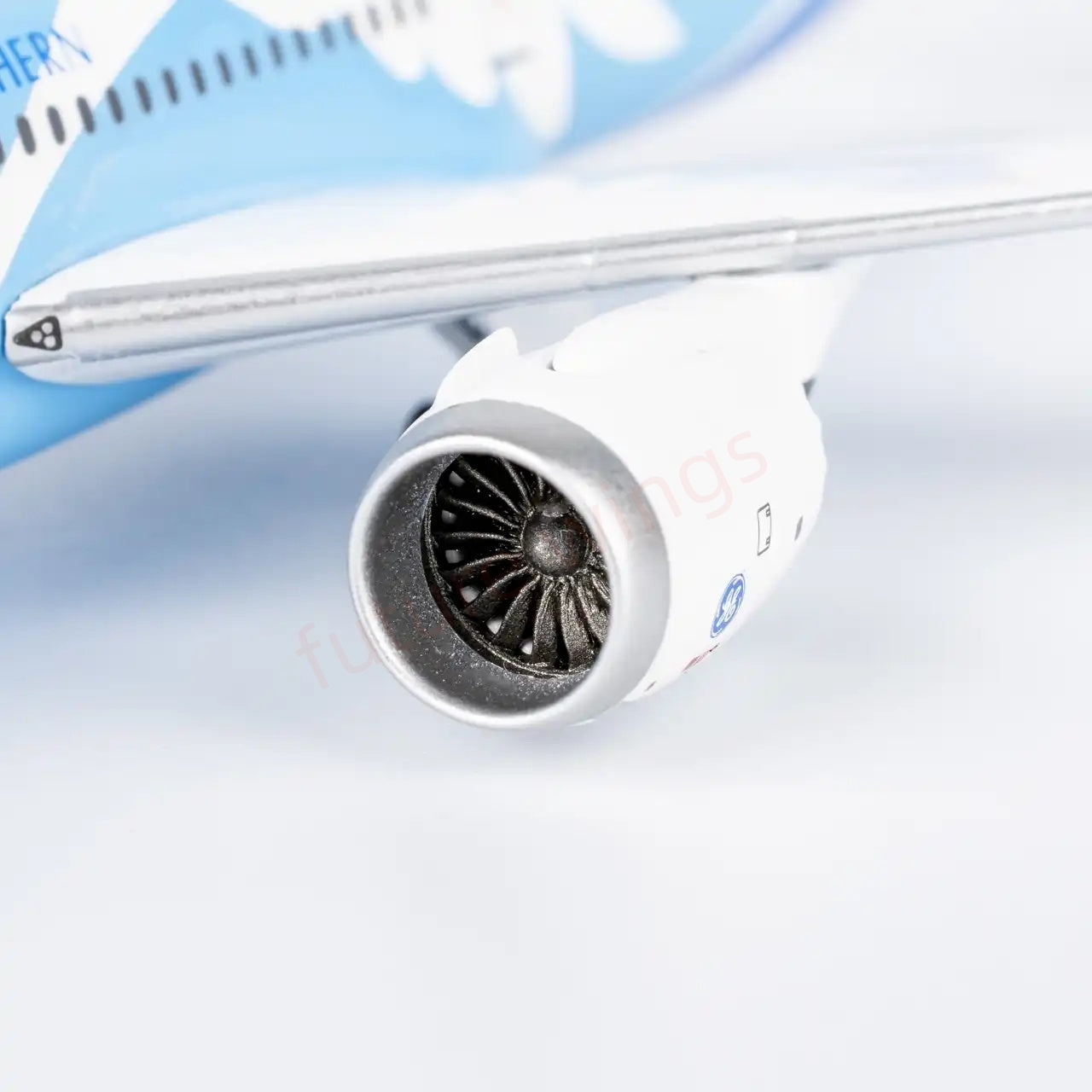 1:400 NG Models NG24179 China Southern Airlines B787-9 B-20EL+Free Tractor