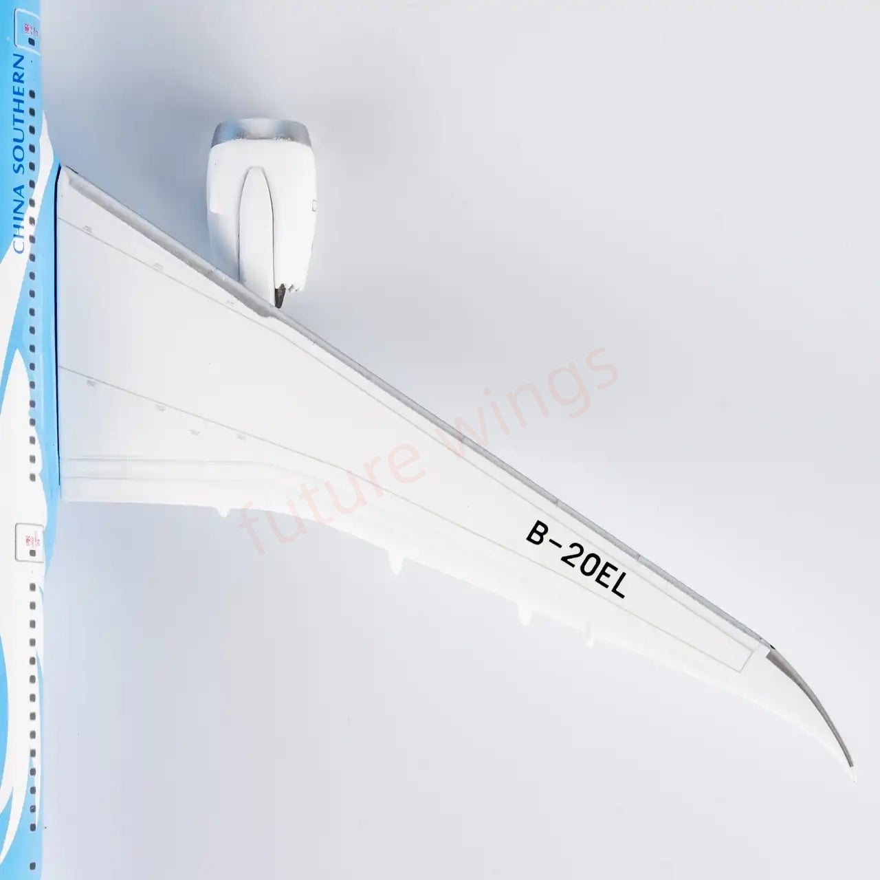 1:400 NG Models NG24179 China Southern Airlines B787-9 B-20EL+Free Tractor