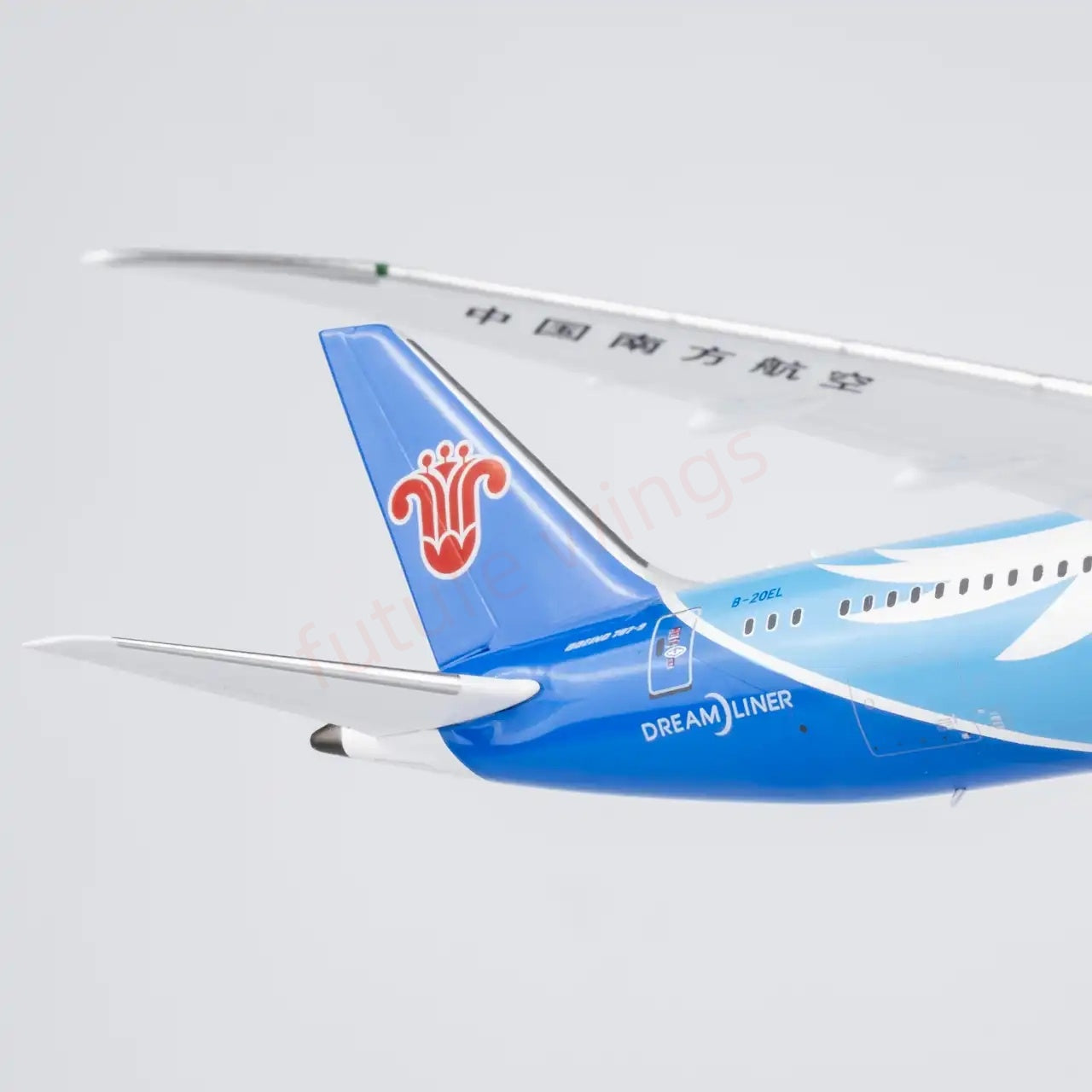 1:400 NG Models NG24179 China Southern Airlines B787-9 B-20EL+Free Tractor