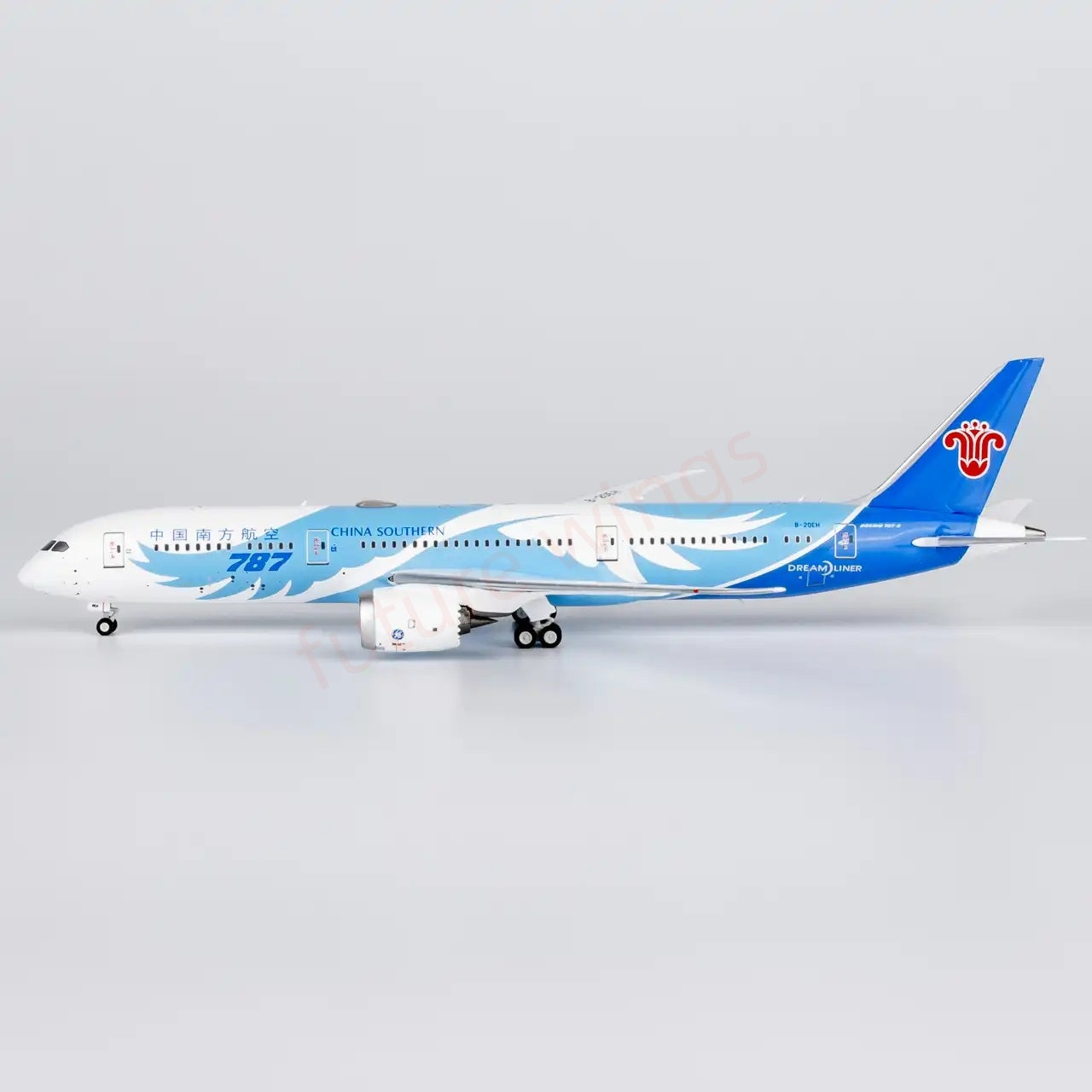 1:400 NG Models NG24178 China Southern Airlines B787-9 B-20EH+Free Tractor