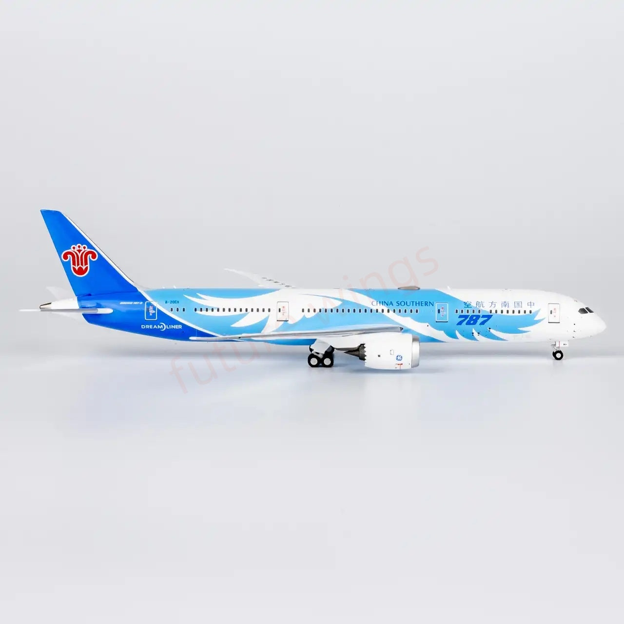1:400 NG Models NG24178 China Southern Airlines B787-9 B-20EH+Free Tractor