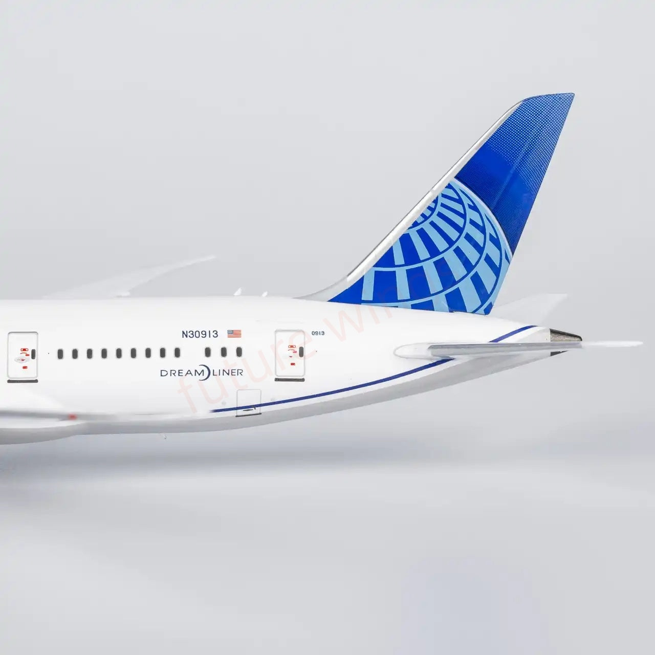 1:400 NG Models NG59033 United Airlines B787-8 N30913 Aircraft Model+FreeTractor