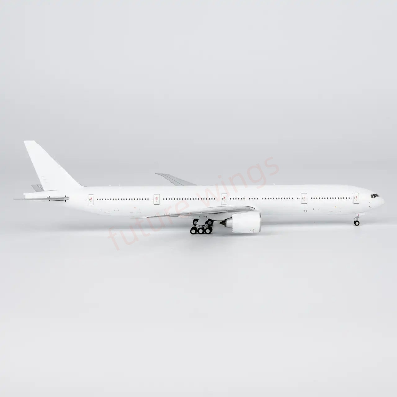1:400 NG Models NG73087 B777-300ER Blank Aircraft Model +Free Tractor