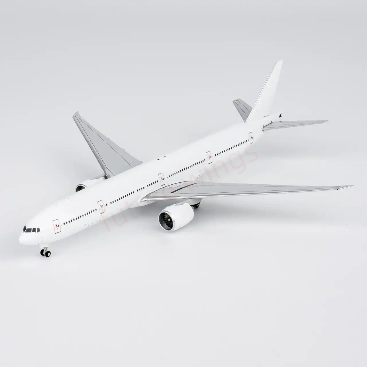1:400 NG Models NG73087 B777-300ER Blank Aircraft Model +Free Tractor