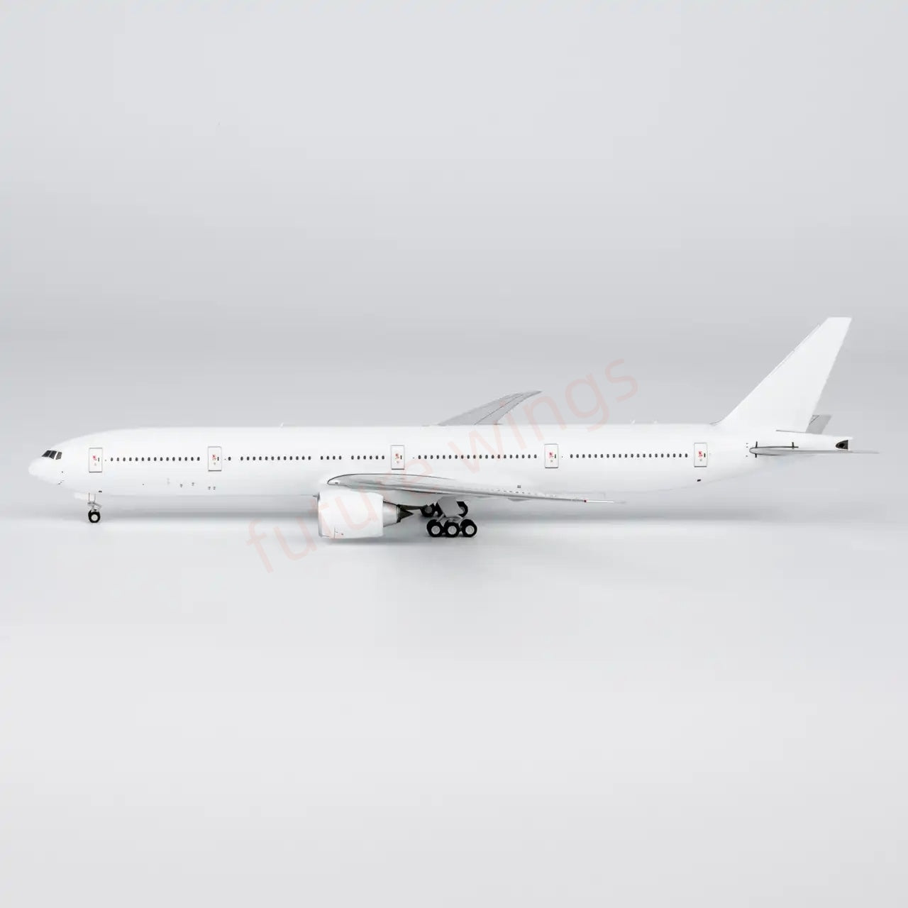 1:400 NG Models NG73087 B777-300ER Blank Aircraft Model +Free Tractor