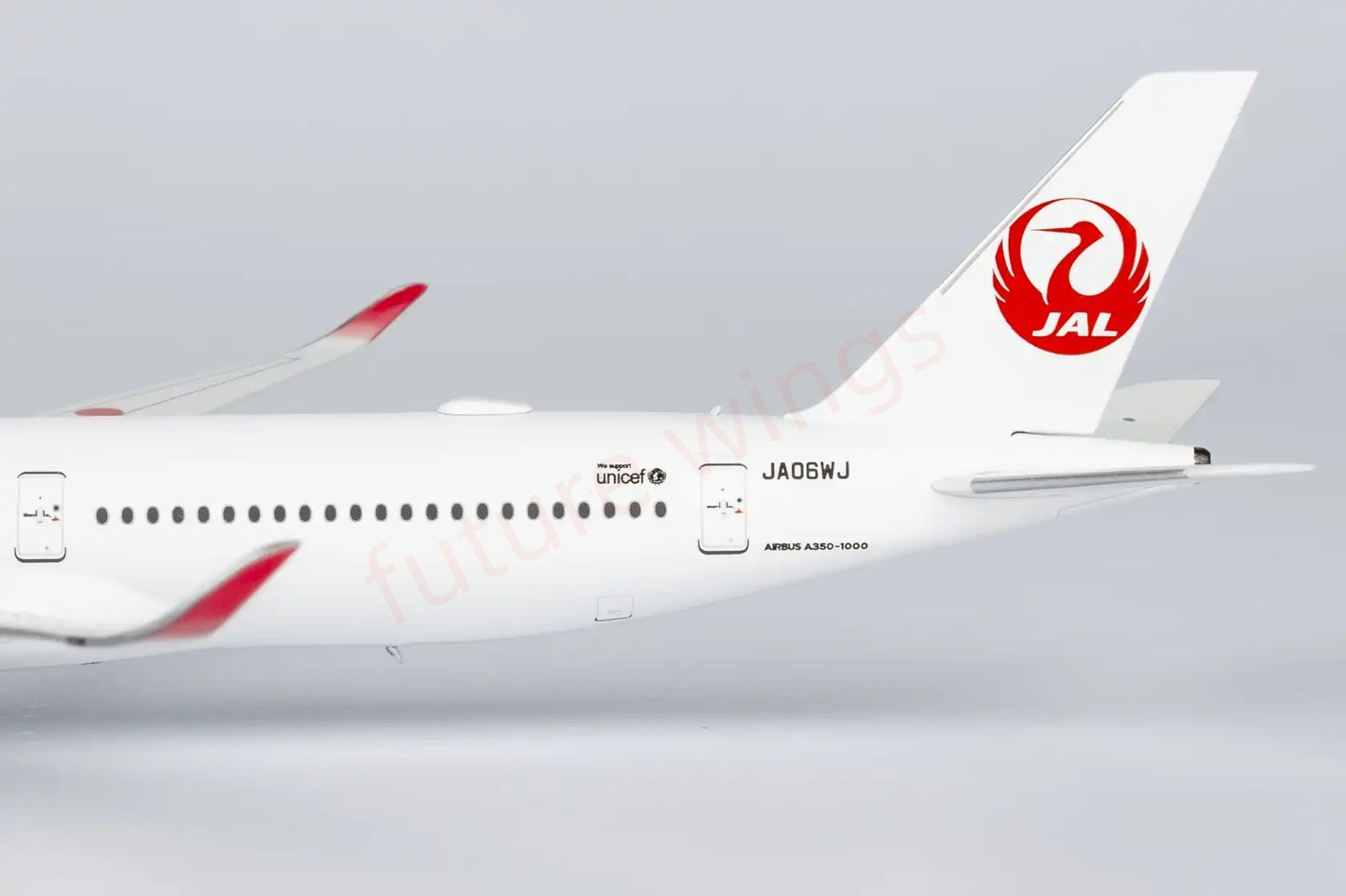 1:400 NG Models NG57018 Japan Airlines A350-1000 JA06WJ Aircraft Model+ Free Tractor