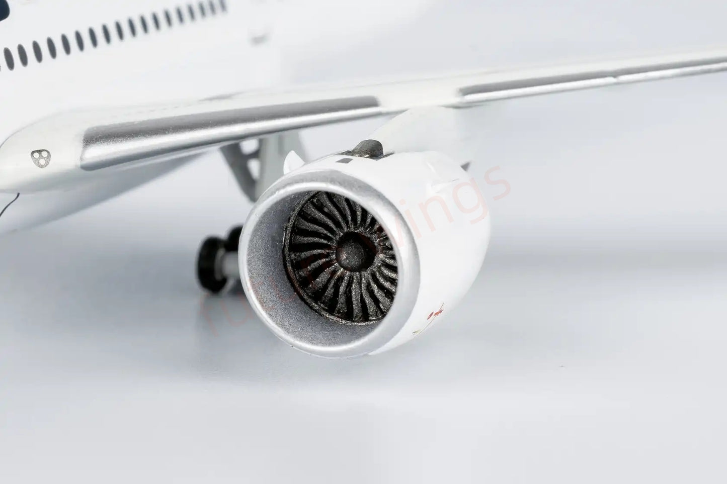 1:400 NG Models NG57018 Japan Airlines A350-1000 JA06WJ Aircraft Model+ Free Tractor