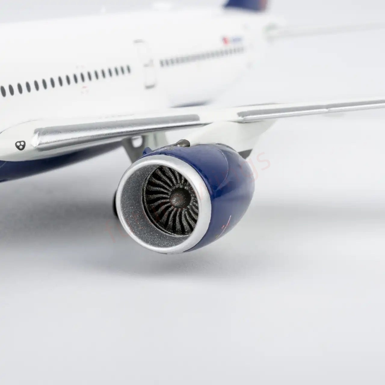 1:400 NG Models NG39118 Delta Airlines A350-900 N501DN Aircraft Model+ Free Tractor