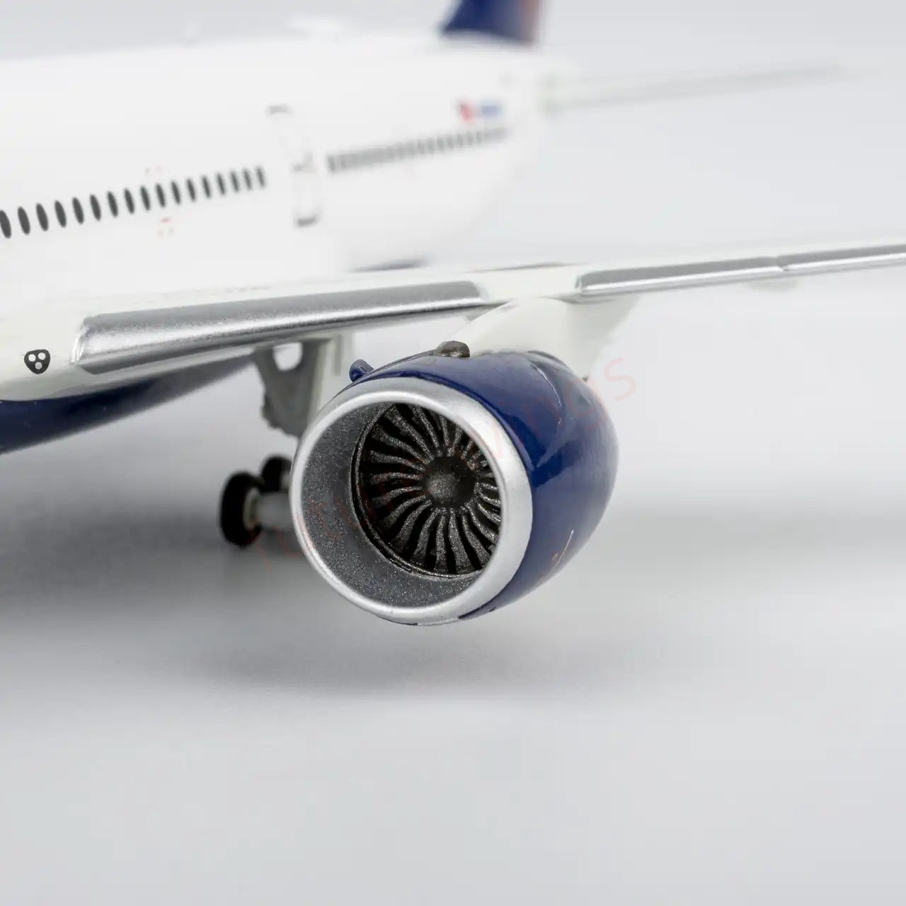 1:400 NG Models NG39119 Delta Airlines A350-900 N502DN Aircraft Model+ Free Tractor