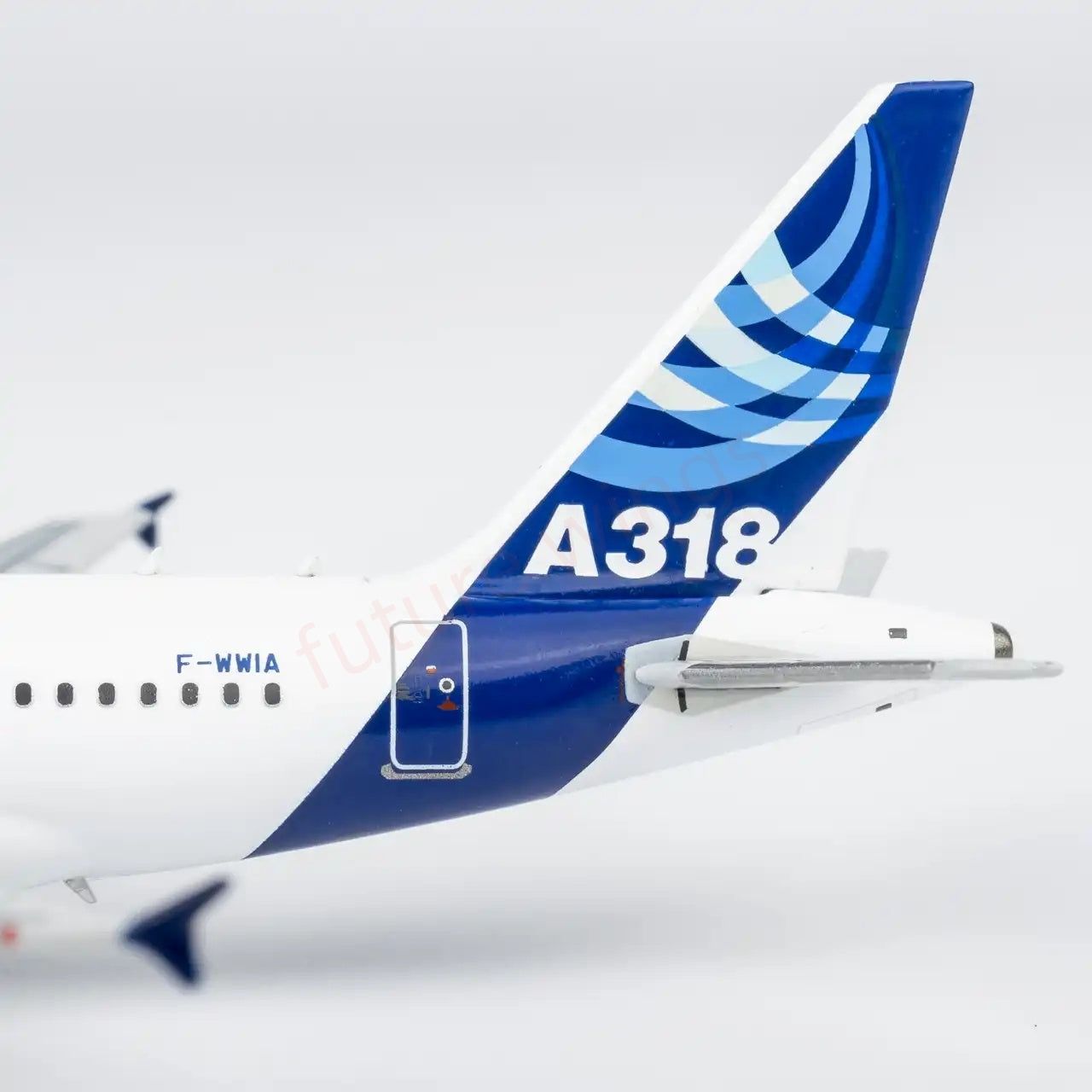 1:400 NG Models NG48018 Airbus A318-100 F-WWIA Aircraft Model+Free Tractor