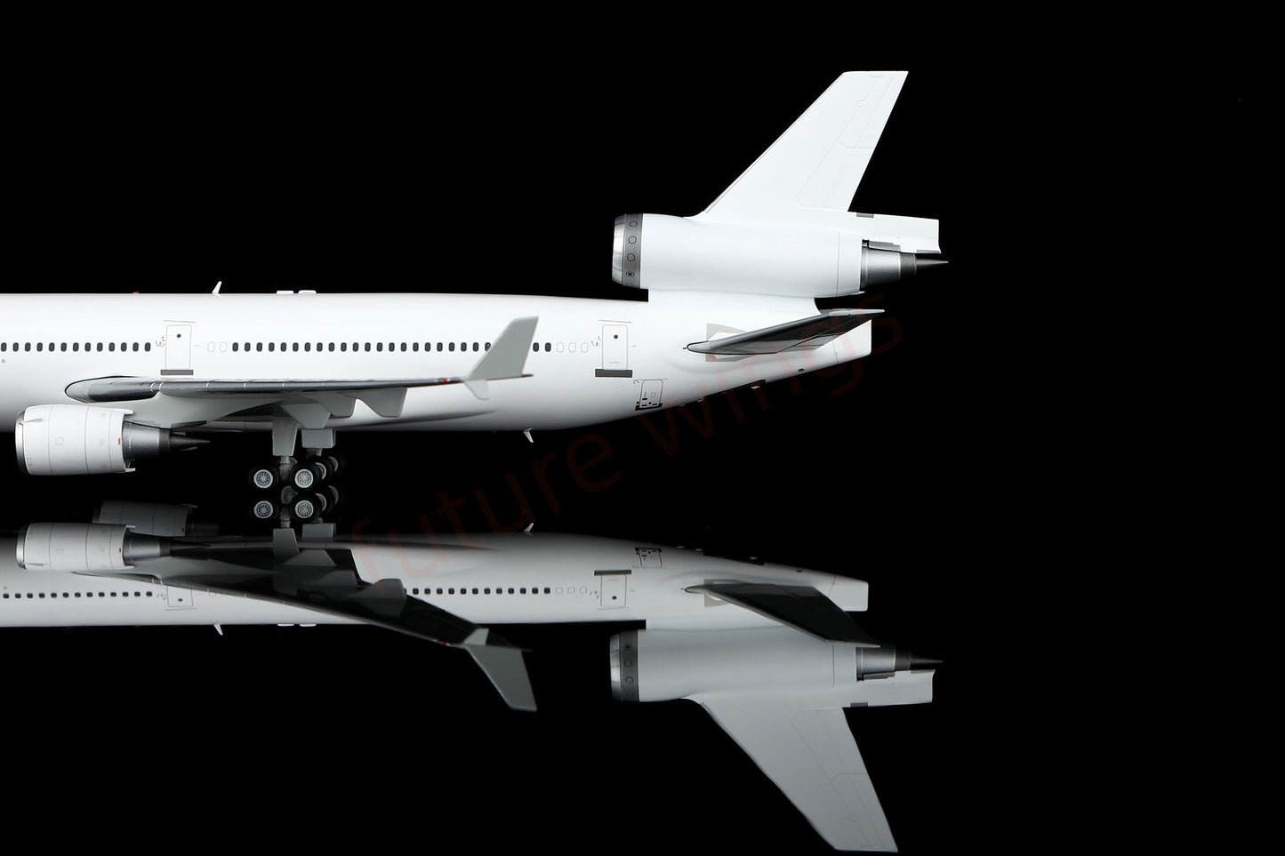 1:200 SQ Wings Mcdonnell Douglas MD-11 Blank Aircraft Model