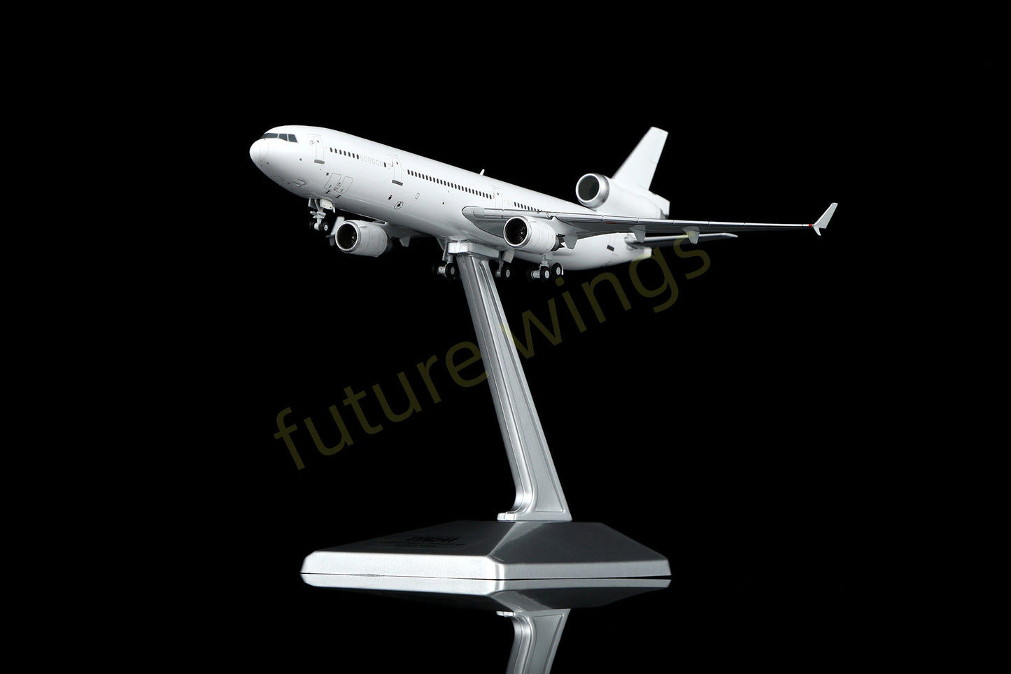 1:400 HX Models Mcdonnell Douglas MD-11 Blank Aircraft Model+Free Tractor