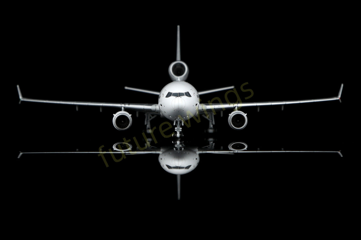 1:400 HX Models Mcdonnell Douglas MD-11 Blank Aircraft Model+Free Tractor