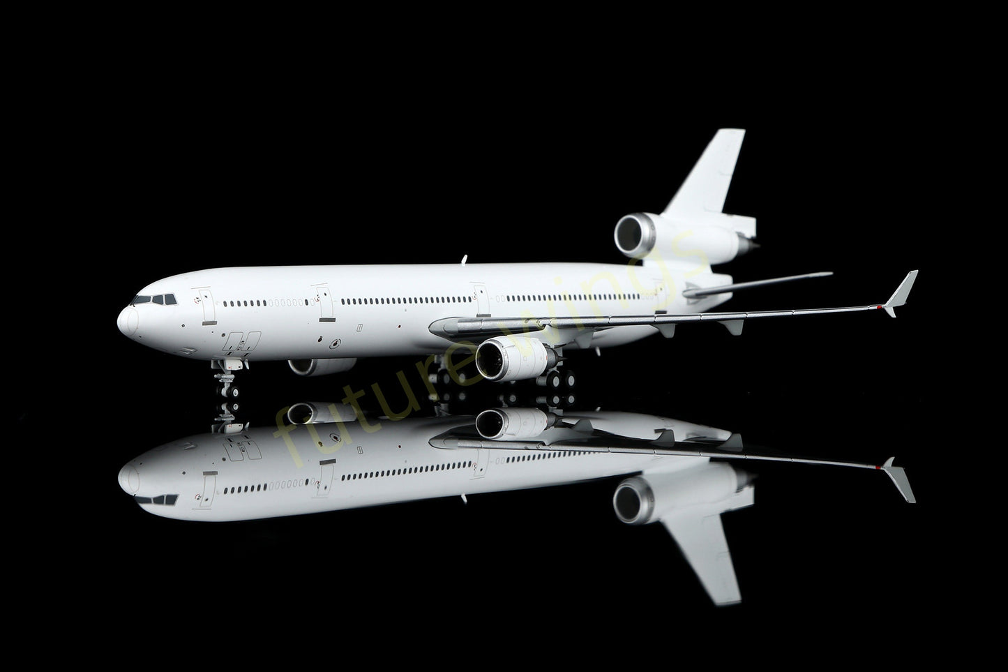 1:400 HX Models Mcdonnell Douglas MD-11 Blank Aircraft Model+Free Tractor
