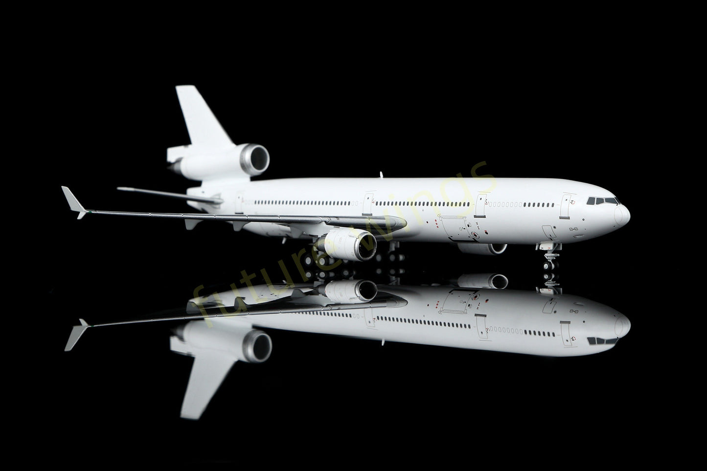 1:400 HX Models Mcdonnell Douglas MD-11 Blank Aircraft Model+Free Tractor