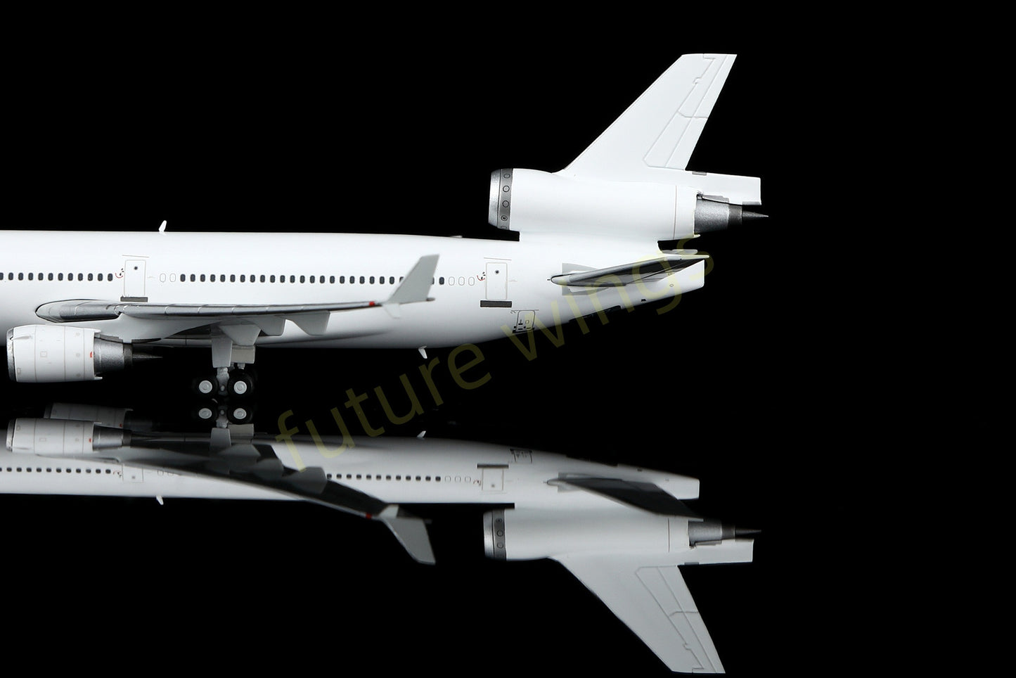 1:400 HX Models Mcdonnell Douglas MD-11 Blank Aircraft Model+Free Tractor