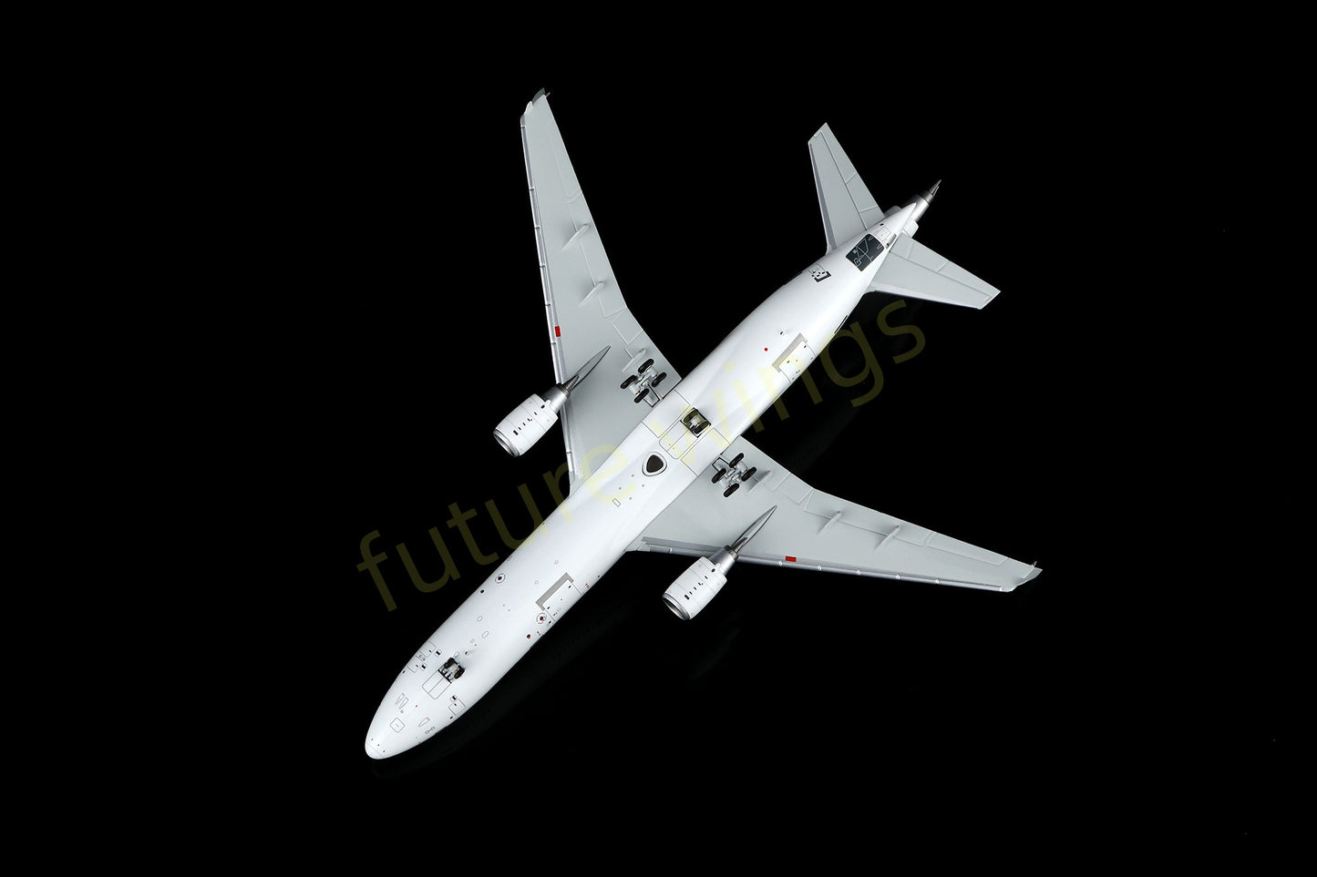 1:400 HX Models Mcdonnell Douglas MD-11 Blank Aircraft Model+Free Tractor