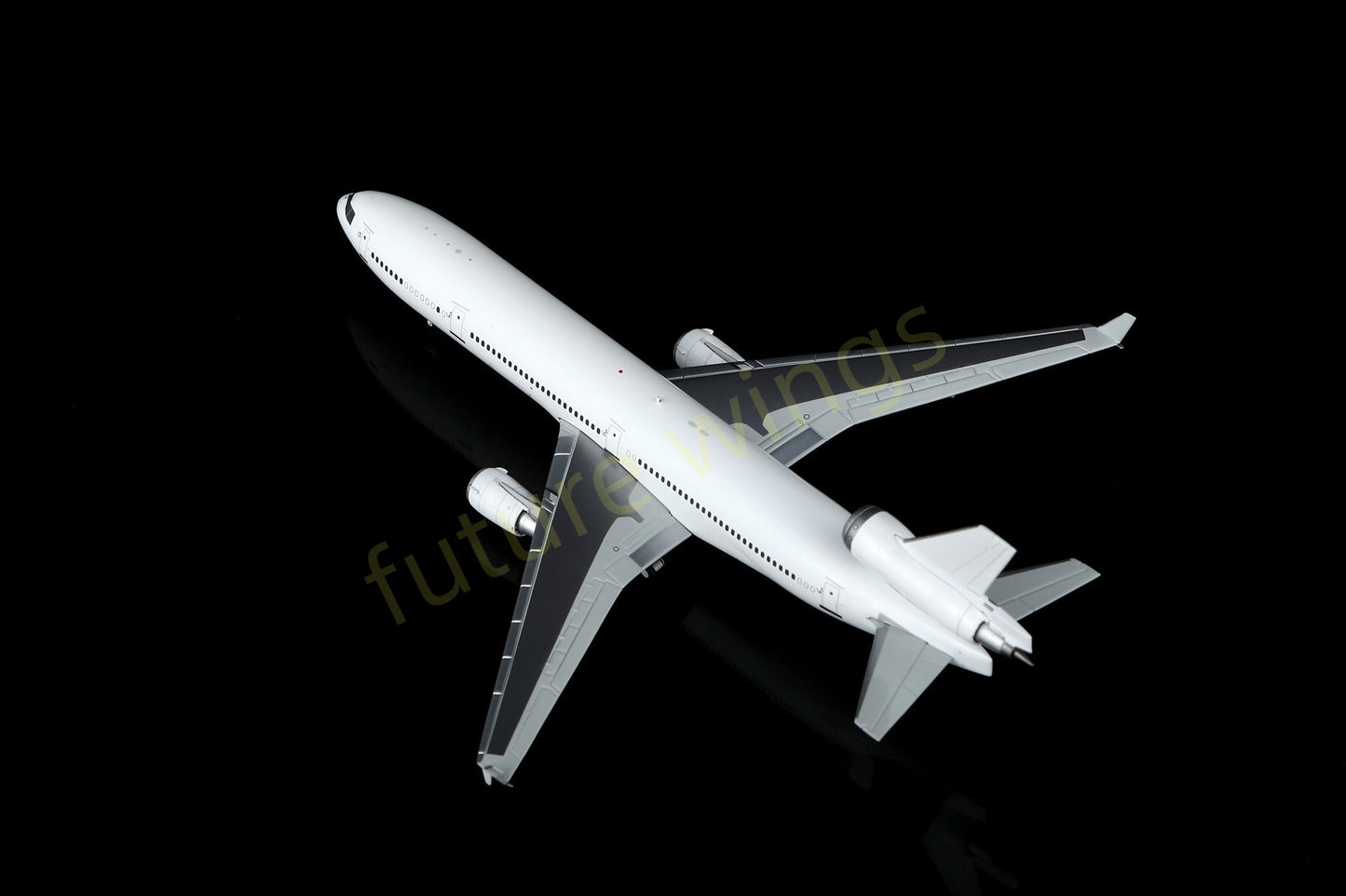 1:400 HX Models Mcdonnell Douglas MD-11 Blank Aircraft Model+Free Tractor