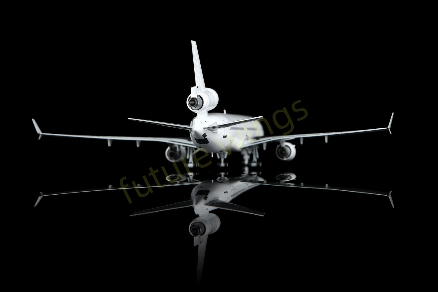 1:400 HX Models Mcdonnell Douglas MD-11 Blank Aircraft Model+Free Tractor
