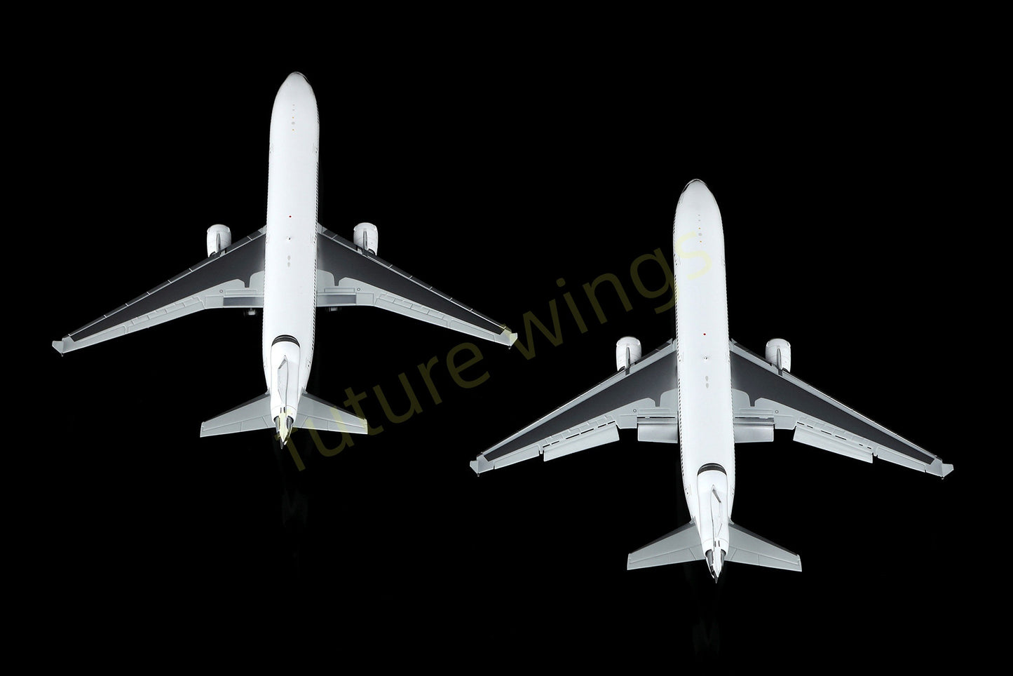 1:400 HX Models Mcdonnell Douglas MD-11 Blank Aircraft Model+Free Tractor