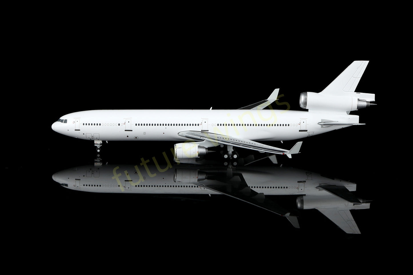 1:400 HX Models Mcdonnell Douglas MD-11 Blank Aircraft Model+Free Tractor
