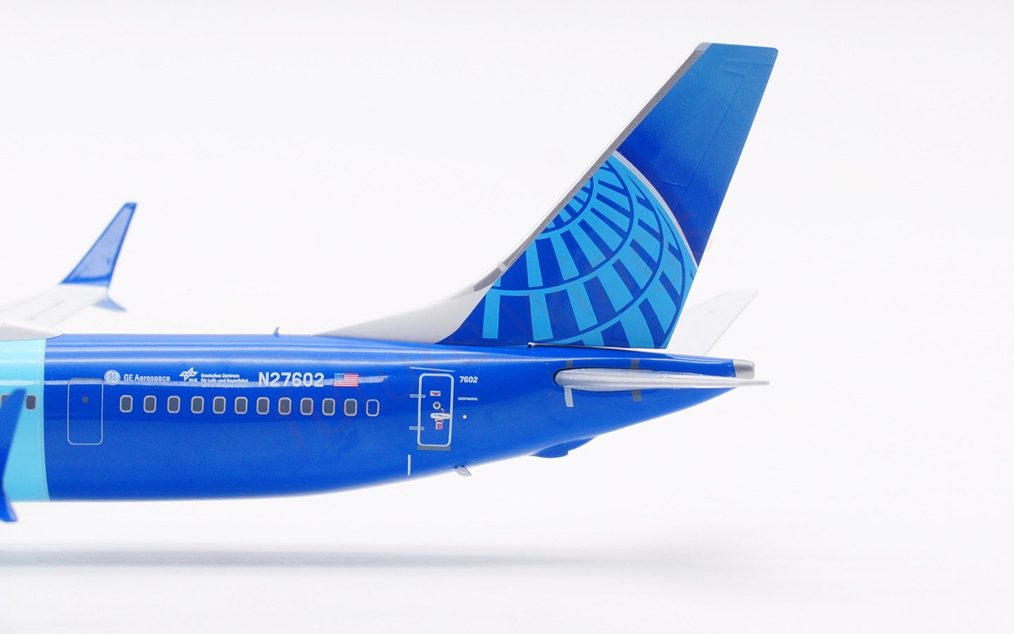 1:200 InFlight200 United Airlines B737-10 MAX N27602 Diecast Aircraft Model