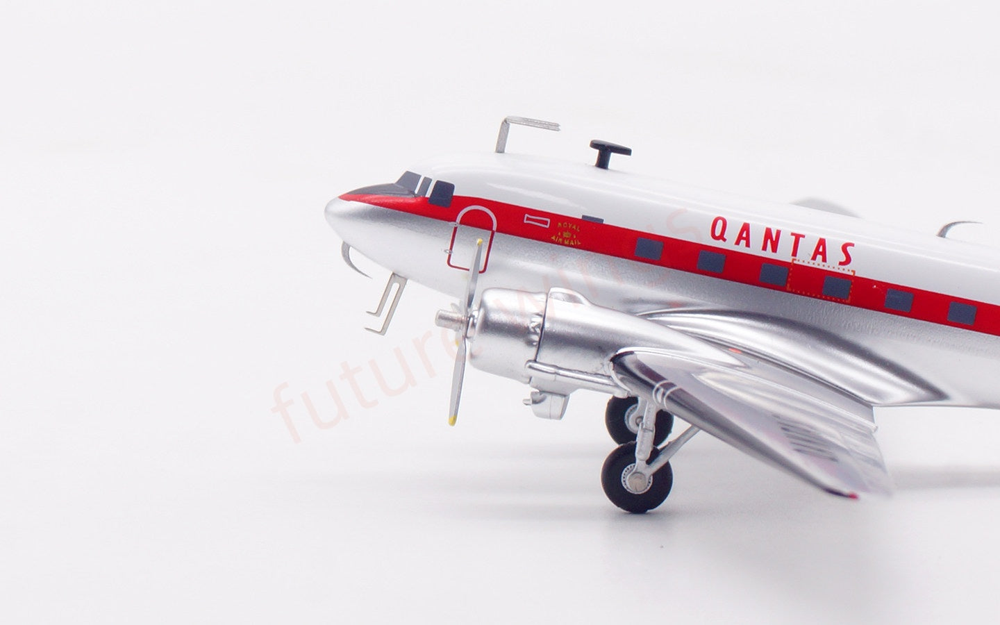 1:200 InFlight200 Qantas Airways DC-3 VH-EDC Aircraft Model With Stand