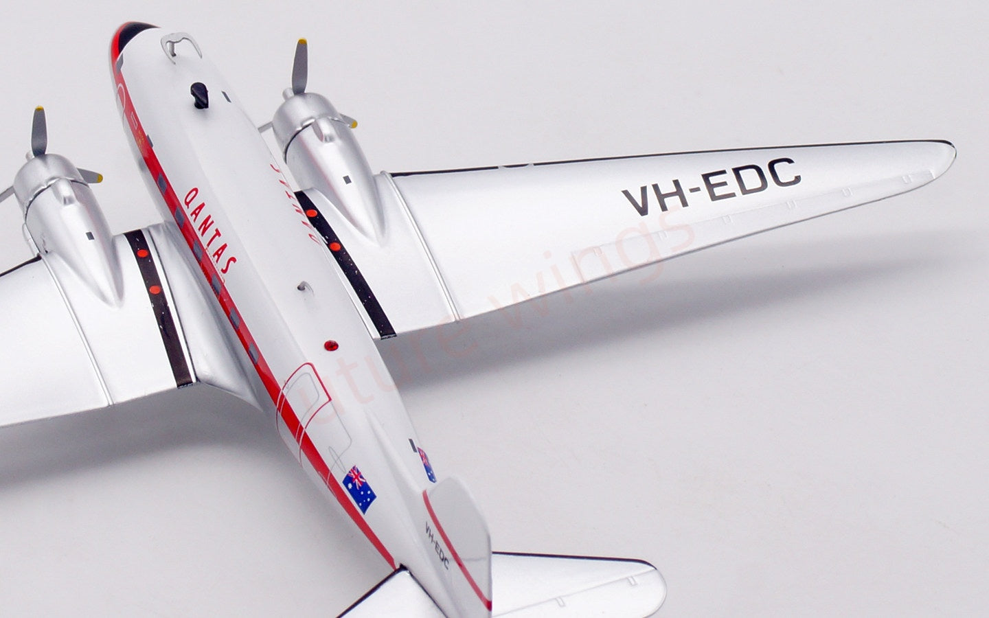 1:200 InFlight200 Qantas Airways DC-3 VH-EDC Aircraft Model With Stand