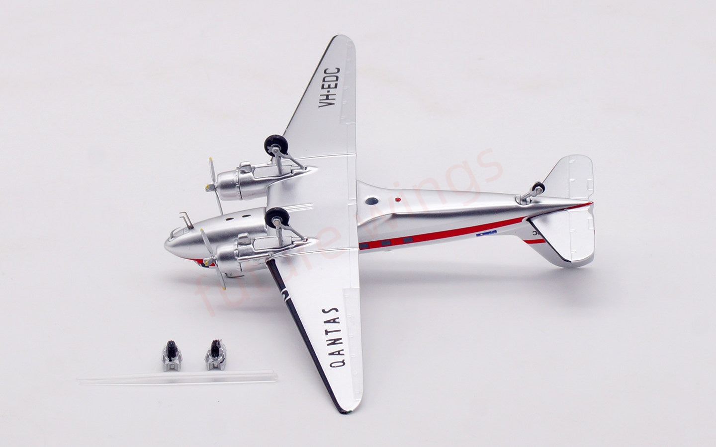 1:200 InFlight200 Qantas Airways DC-3 VH-EDC Aircraft Model With Stand
