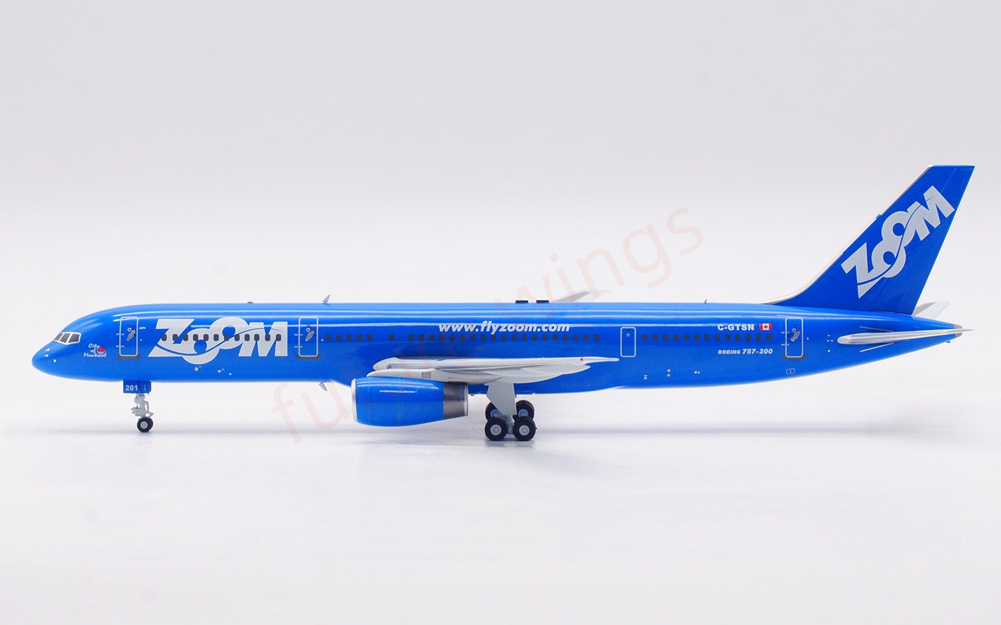 1:200 InFlight200 Zoom Airlines B757-200 C-GTSN Diecast Aircraft Model