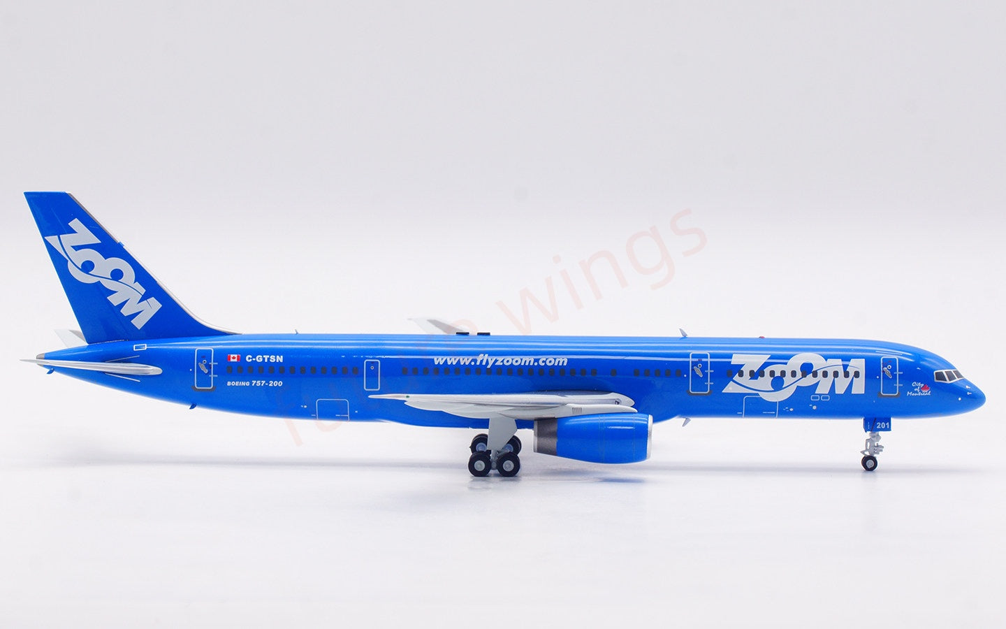 1:200 InFlight200 Zoom Airlines B757-200 C-GTSN Diecast Aircraft Model