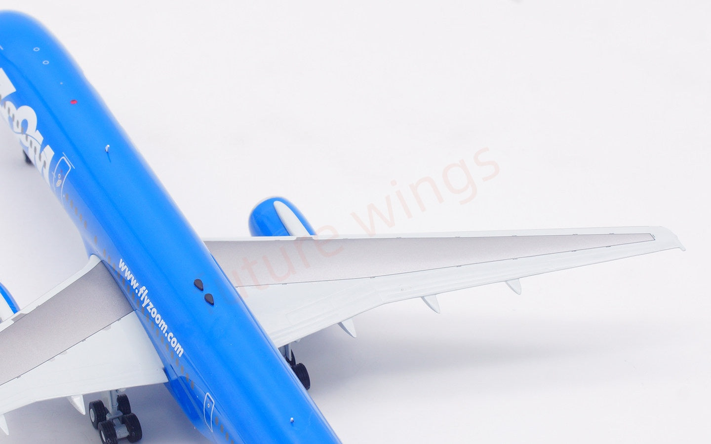 1:200 InFlight200 Zoom Airlines B757-200 C-GTSN Diecast Aircraft Model