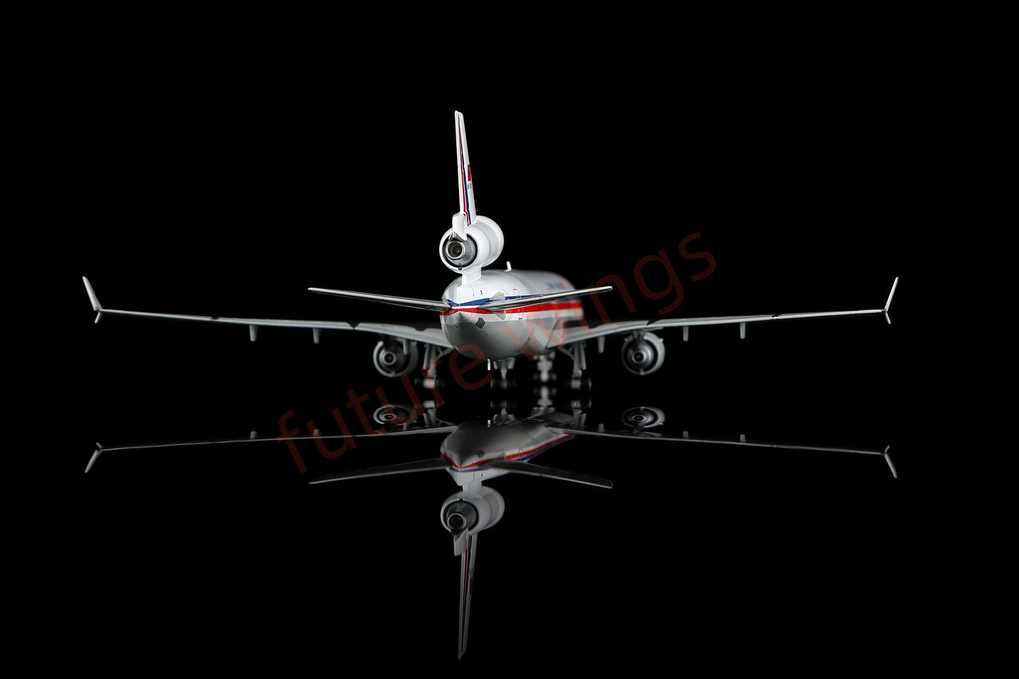 1:400 HX Models China Airlines MD-11 B-150 Aircraft Model+Free Tractor