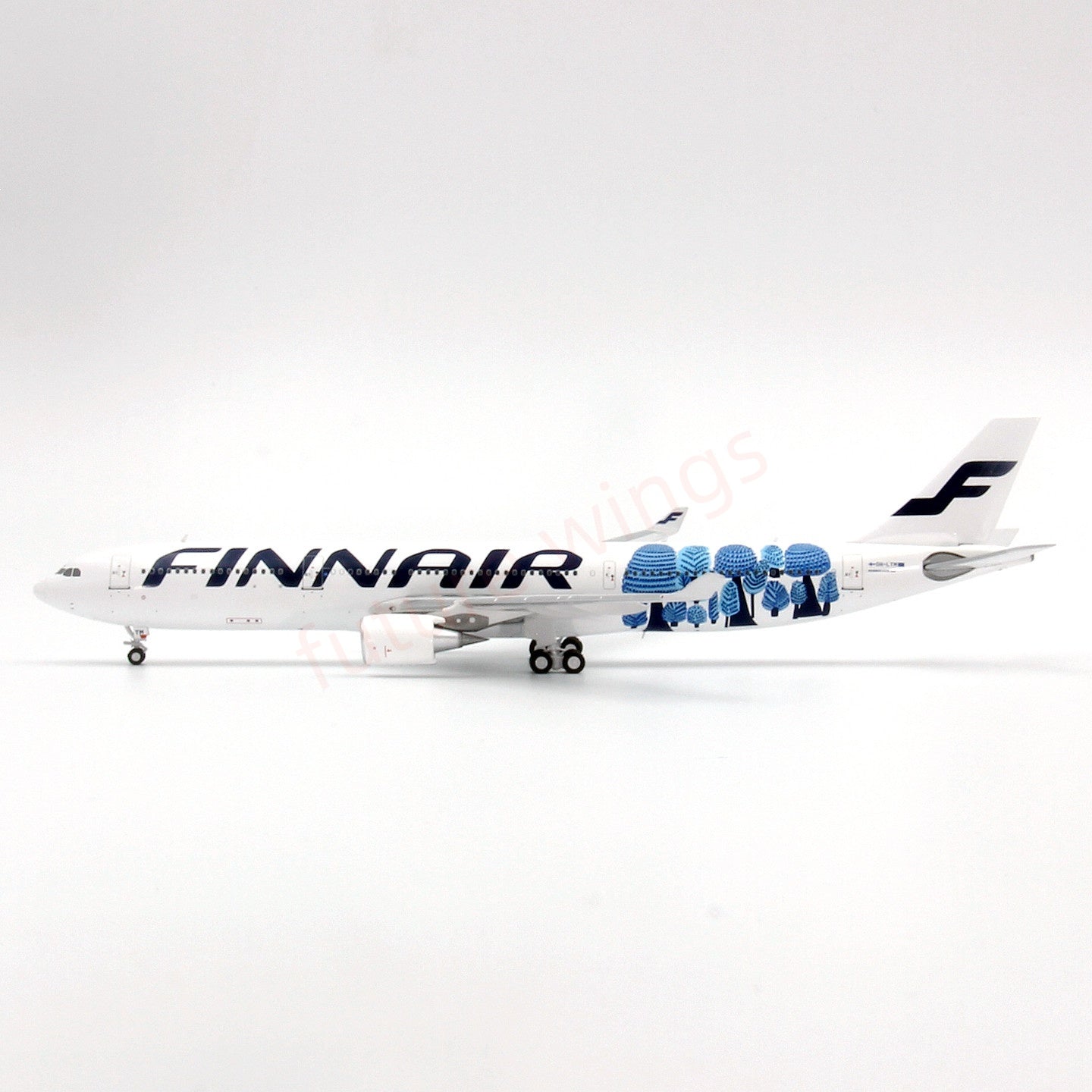 1:400 Z² Model Finnair A330-300 OH-LTM Aircraft Model+Free Tractor