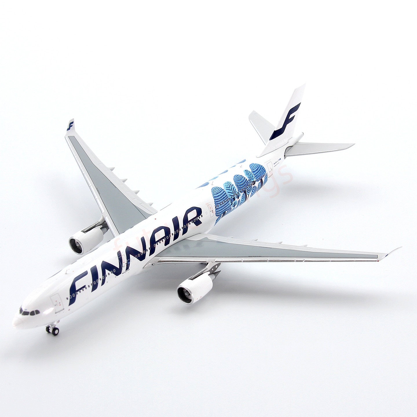 1:400 Z² Model Finnair A330-300 OH-LTM Aircraft Model+Free Tractor