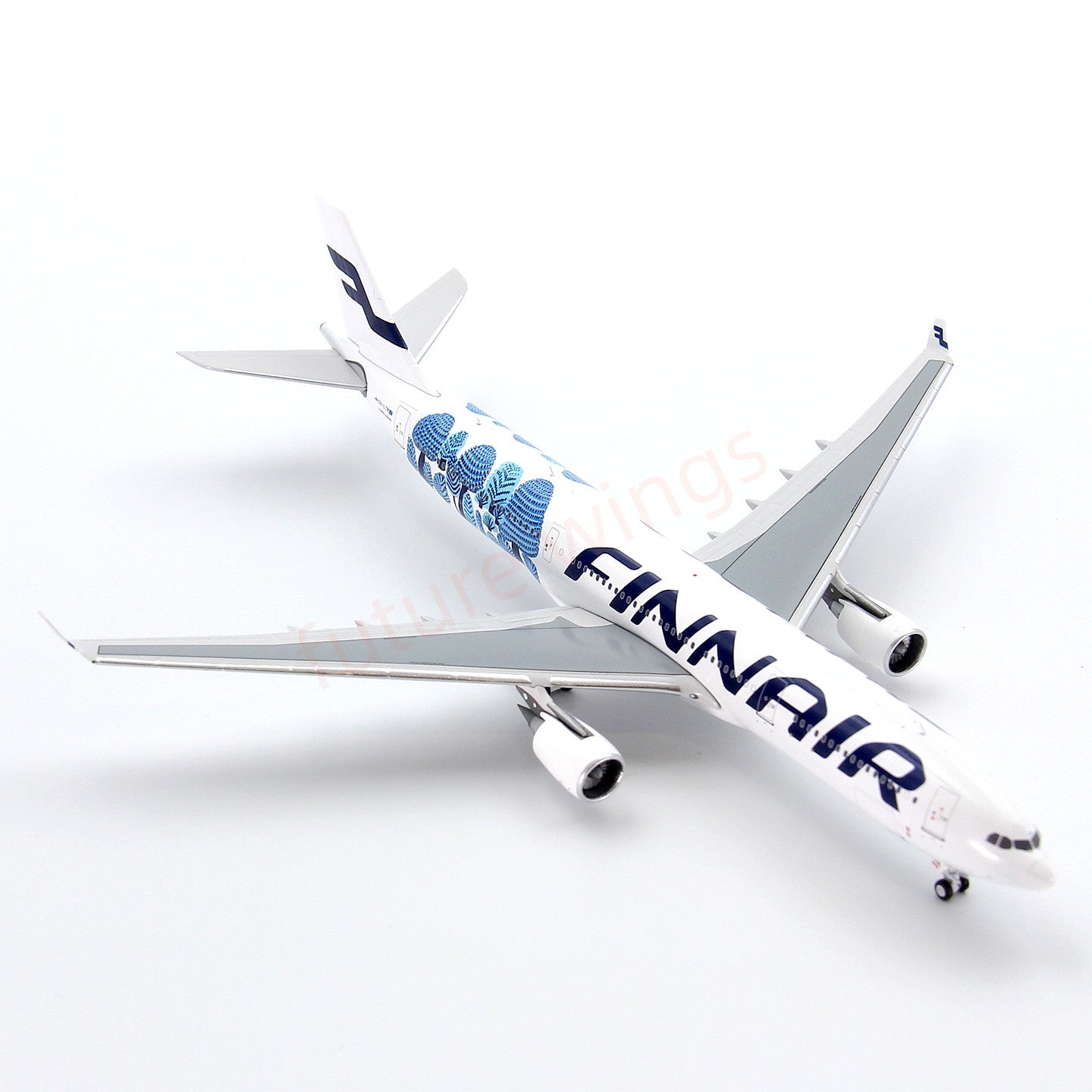 1:400 Z² Model Finnair A330-300 OH-LTM Aircraft Model+Free Tractor