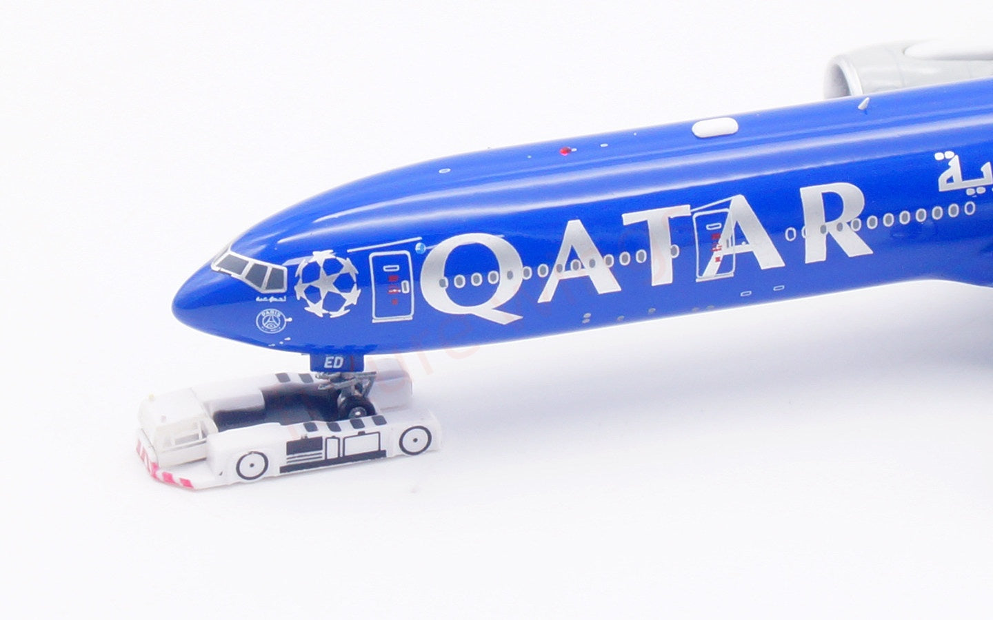 1:400 Aviation400 Qatar Airways B777-300ER A7-BED Free Tractor+Stand