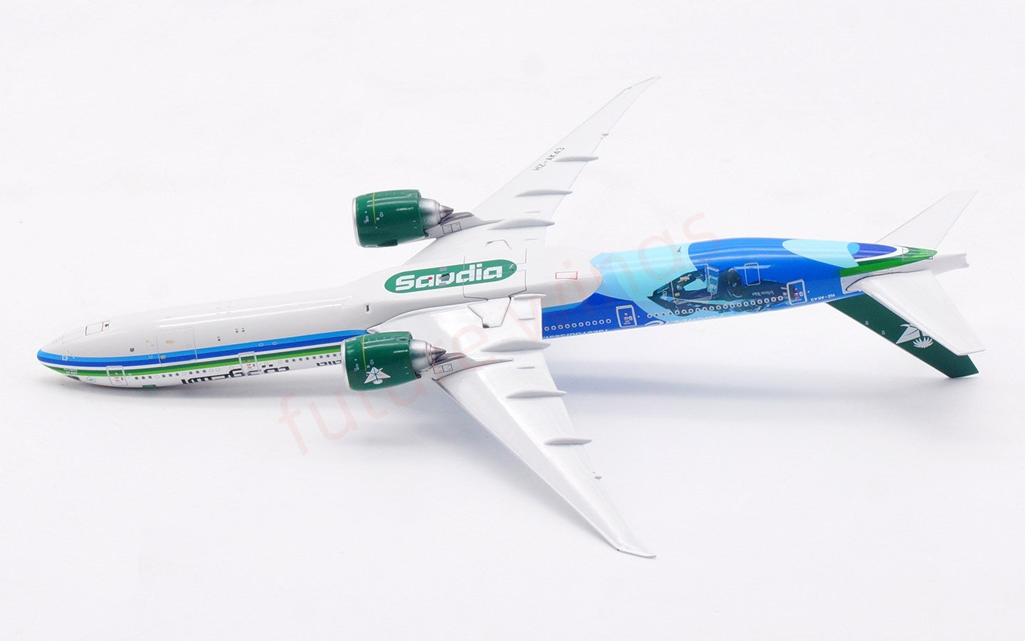 1:400 Aviation400 Saudia B777-300ER HZ-AK43 Free Tractor+Stand