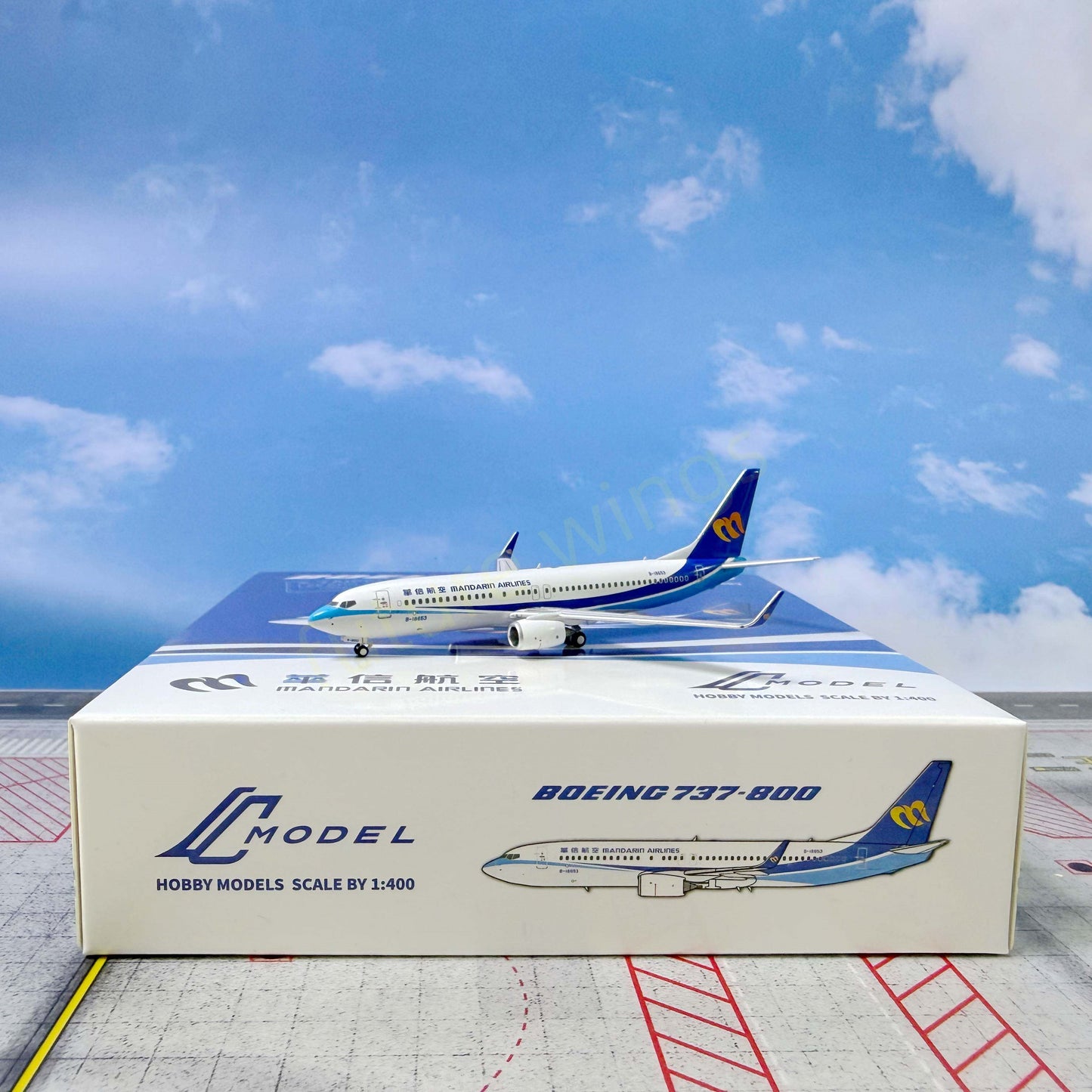 1:400 C MODEL C0062 Mandarin Airlines B737-800 B-18653 Aircraft Model+Free Tractor