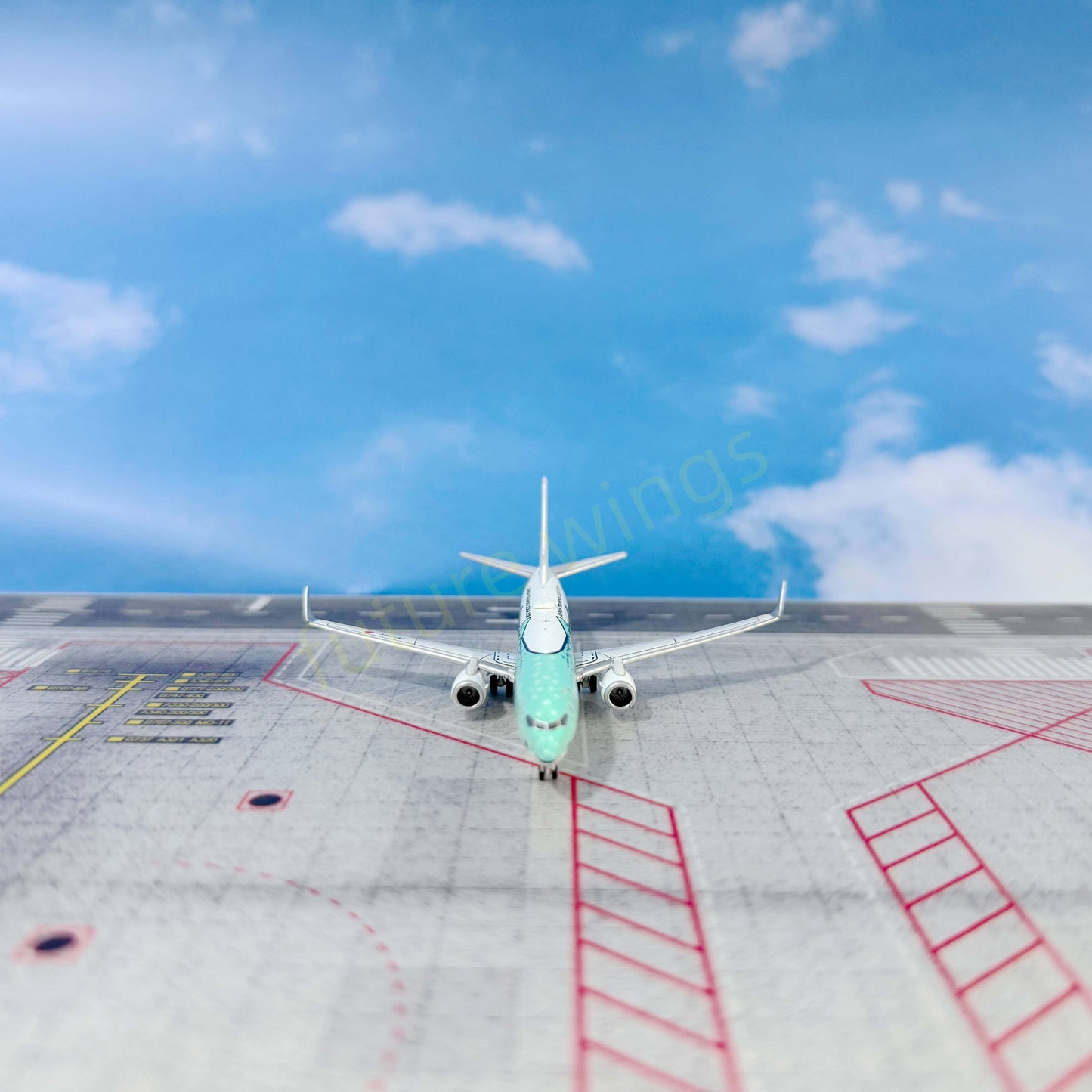 1:400 C MODEL C0065 Japan Transocean Air B737-800 JA07RK Aircraft Model+Free Tractor