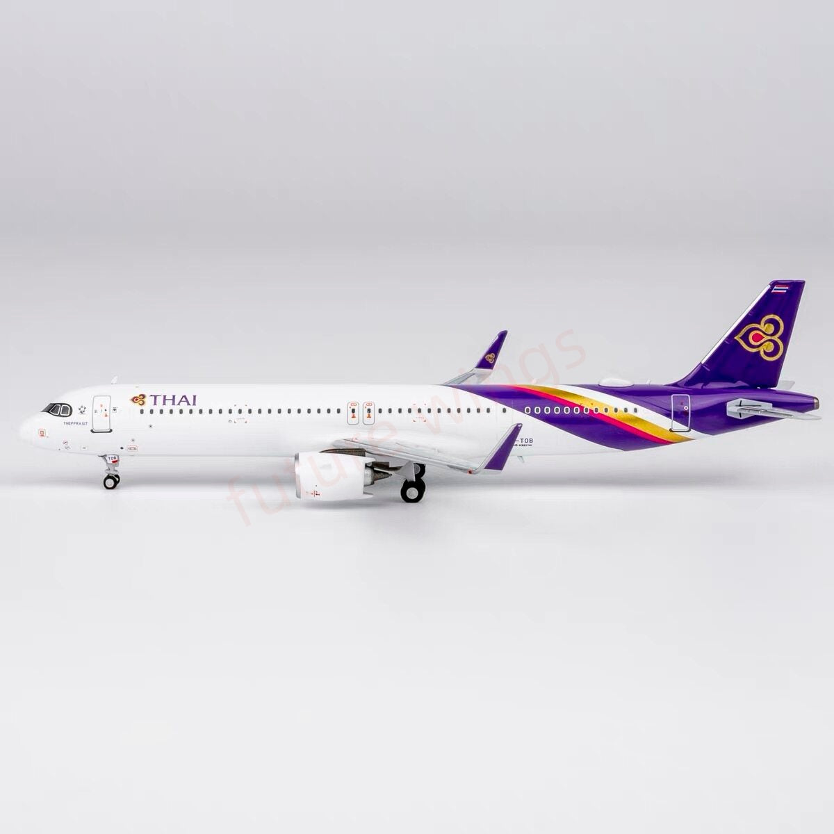 1:400 NG Models NG13150 Thai Airways A321neo HS-TOB Aircraft Model+Free Tractor