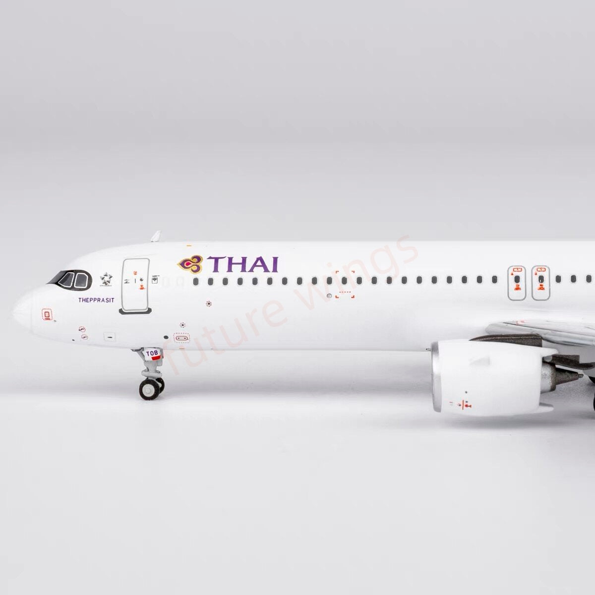 1:400 NG Models NG13150 Thai Airways A321neo HS-TOB Aircraft Model+Free Tractor