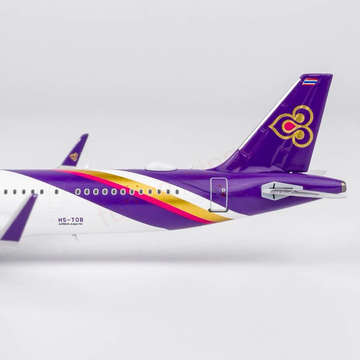 1:400 NG Models NG13150 Thai Airways A321neo HS-TOB Aircraft Model+Free Tractor