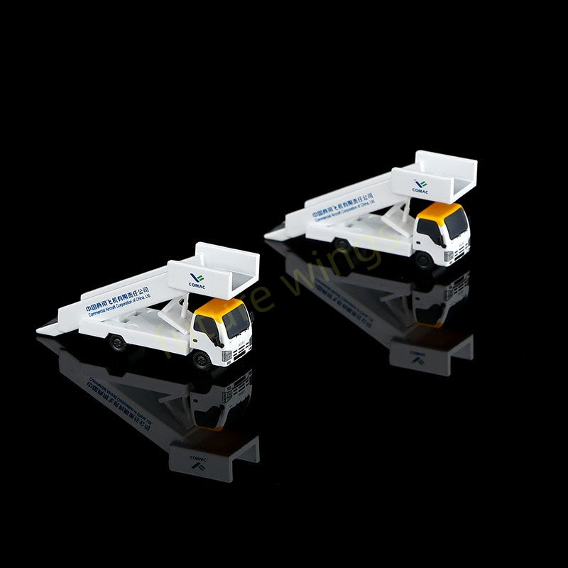 1:200 SQ Wings C20001 C919 GSE Set
