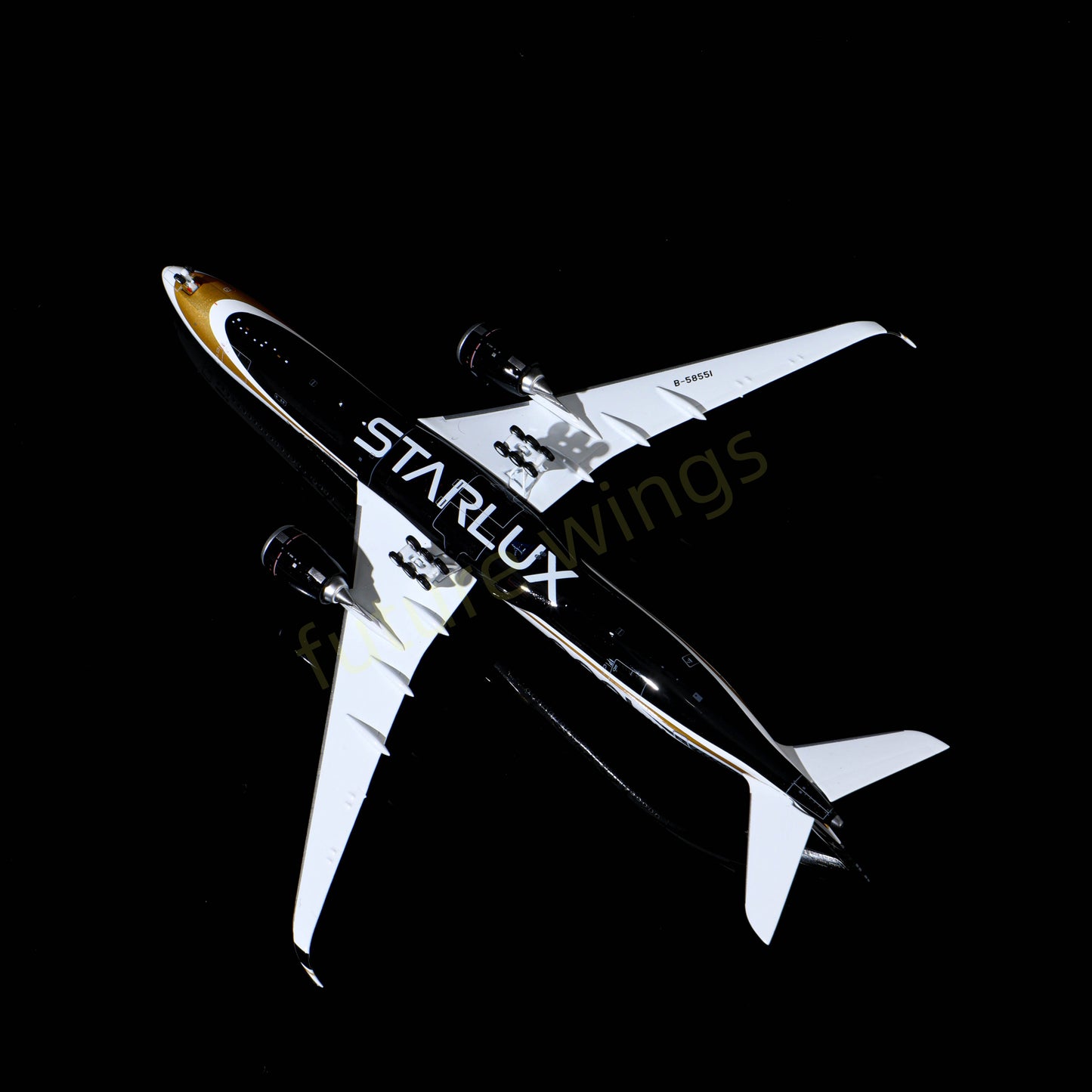 1:400 AeroPolaris StarLux Airlines A350-1000 B-58551 Aircraft Model+Free Tractor