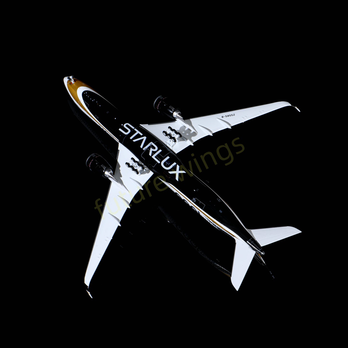 1:400 AeroPolaris StarLux Airlines A350-1000 B-58552 Aircraft Model+Free Tractor