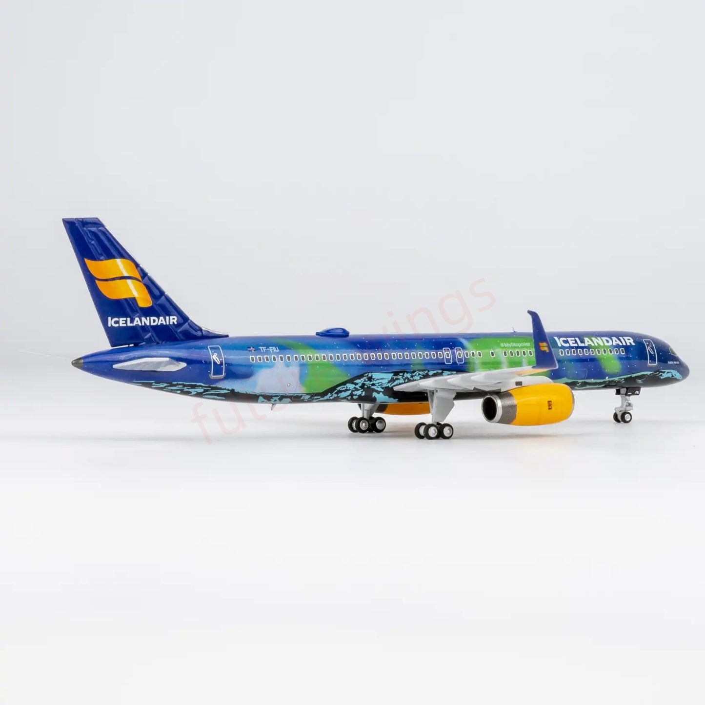 1:400 NG Models NG53211 Iceland Air B757-200 TF-FIU Aircraft Model+Free Tractor  "Luxury Package"