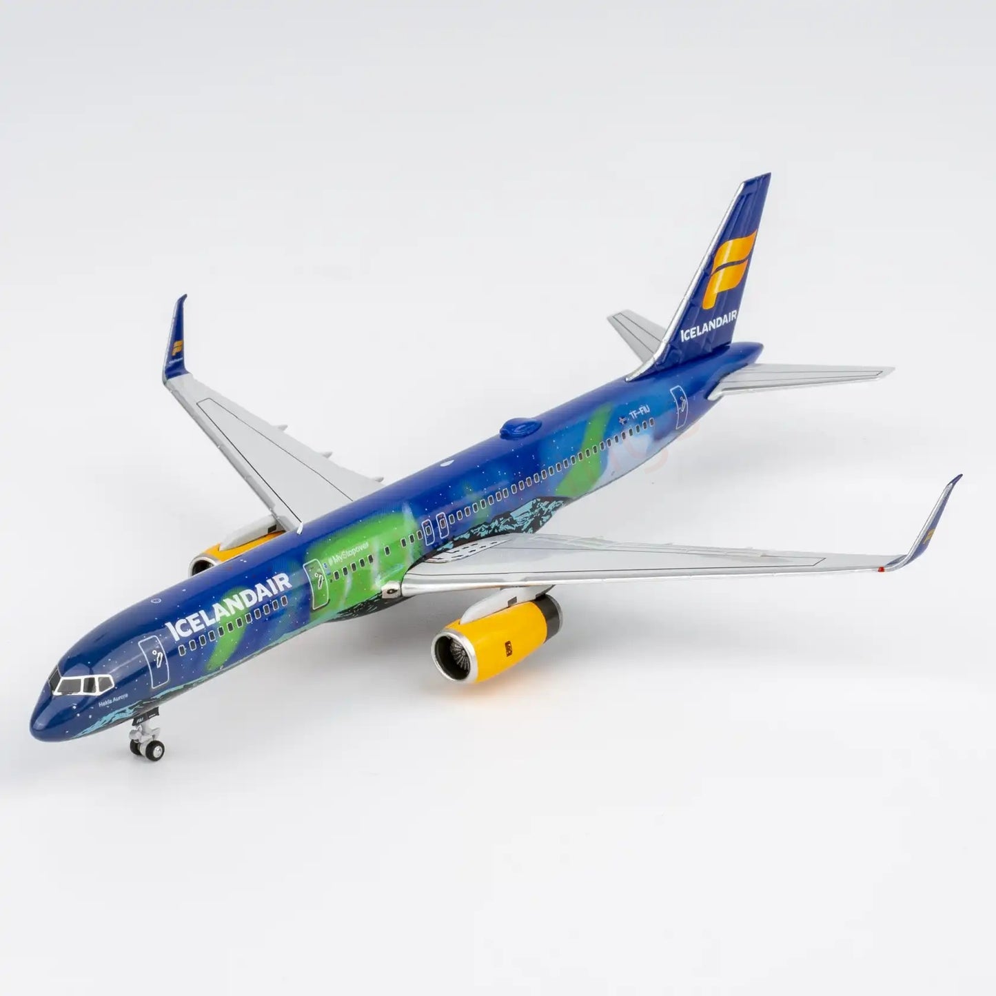 1:400 NG Models NG53211 Iceland Air B757-200 TF-FIU Aircraft Model+Free Tractor  "Luxury Package"