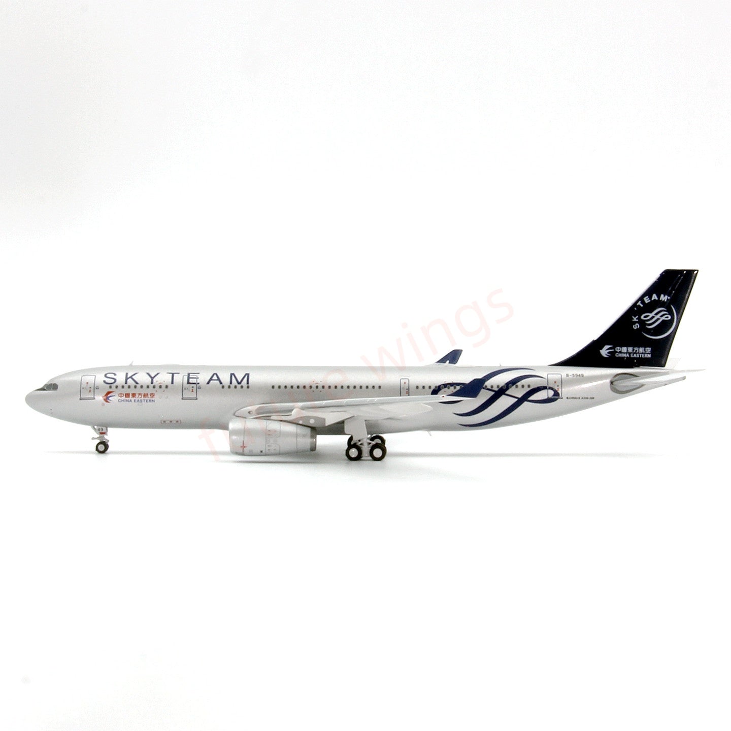 1:400 GeminiStar China Eastern Airlines A330-200 B-5949 Aircraft Model+Free Tractor