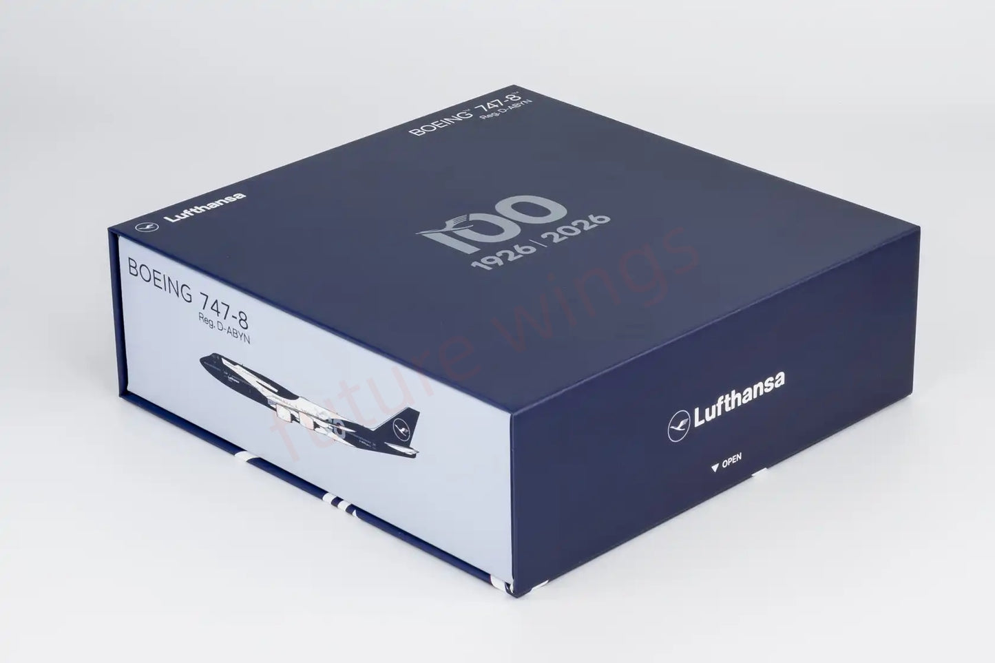 1:400 NG Models NG78045 Lufthansa Airlines B747-8i D-ABYN "Luxury Package"+Free Tractor